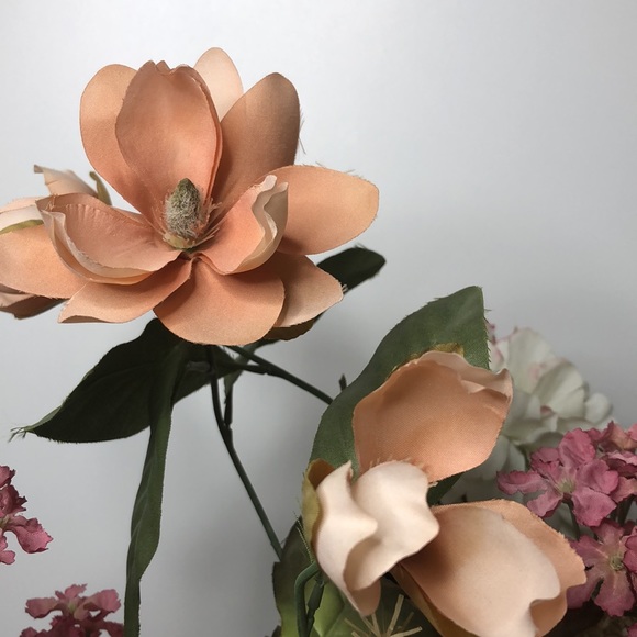 Silk Floral Arrangement - Picture 4 of 8